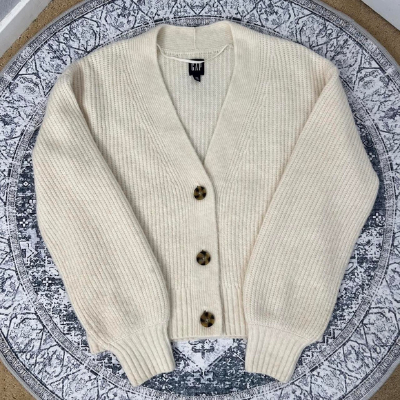 Gap Cozy Button Front Birch Cream Knit Cardigan Sweater - Size XS - Picture 2 of 7